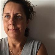 Maestra con cualidades para enseñar a niñ@s de primaria, con gran vocación, paciencia y empatía